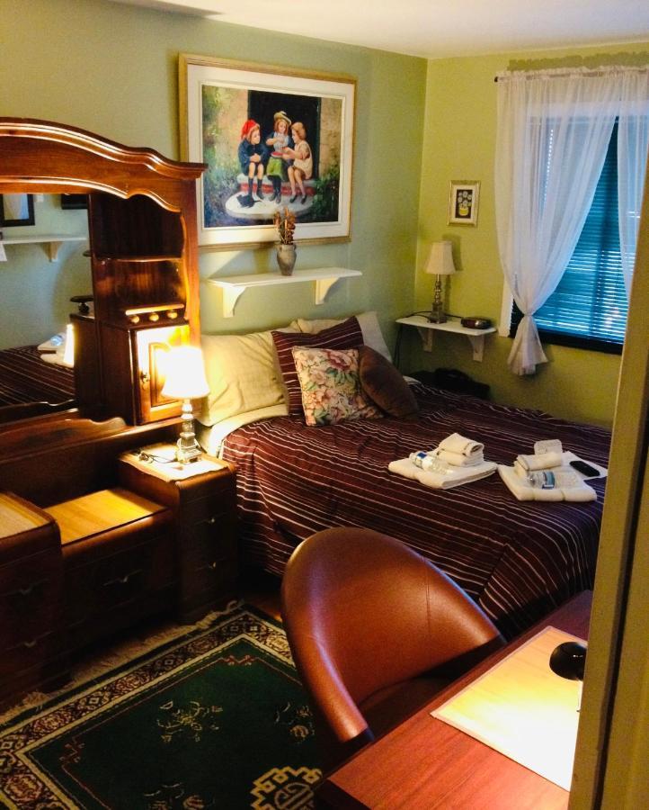 Repos & Manna Downtown Montreal Bed & Breakfast ภายนอก รูปภาพ
