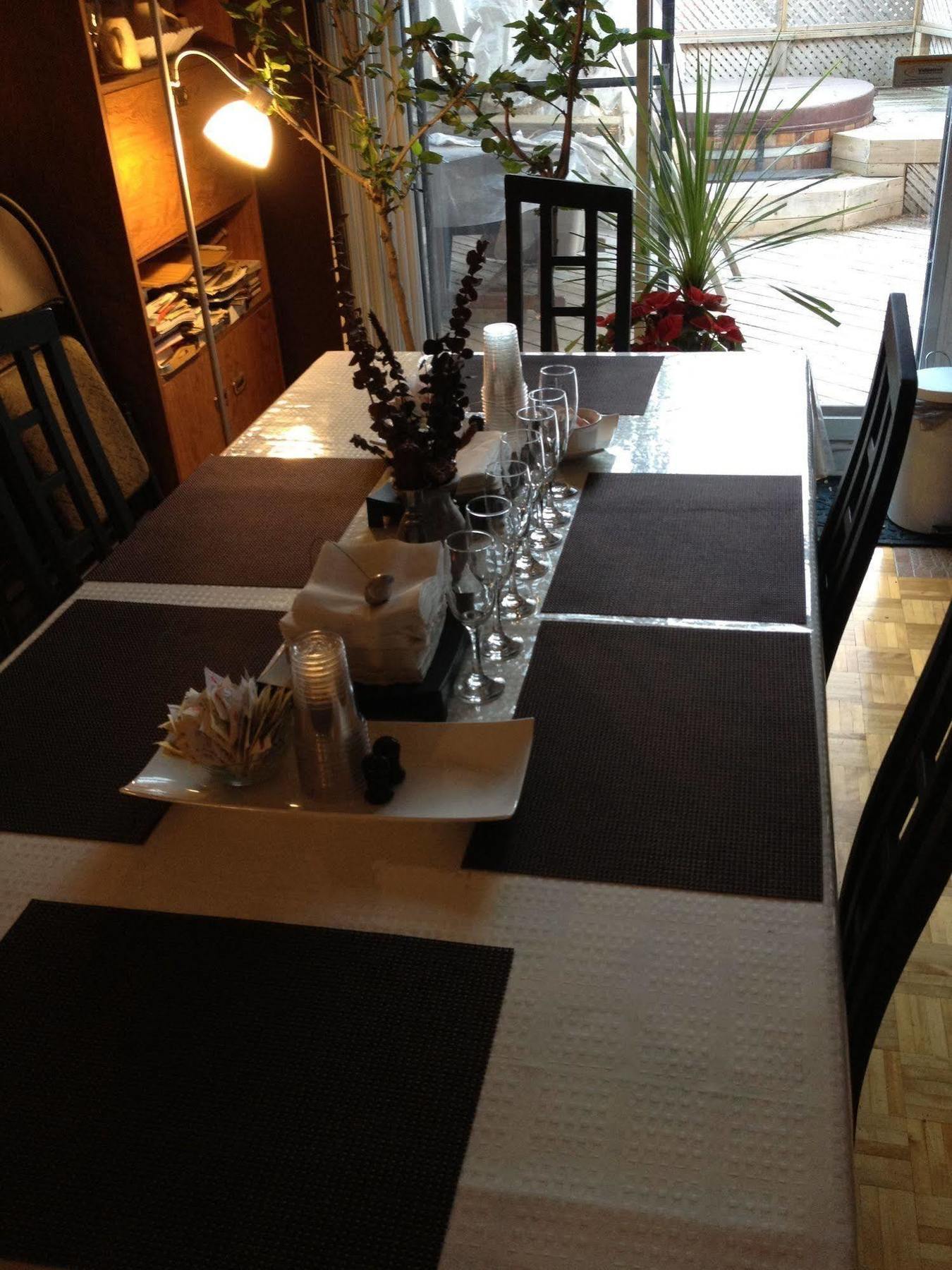 Repos & Manna Downtown Montreal Bed & Breakfast ภายนอก รูปภาพ